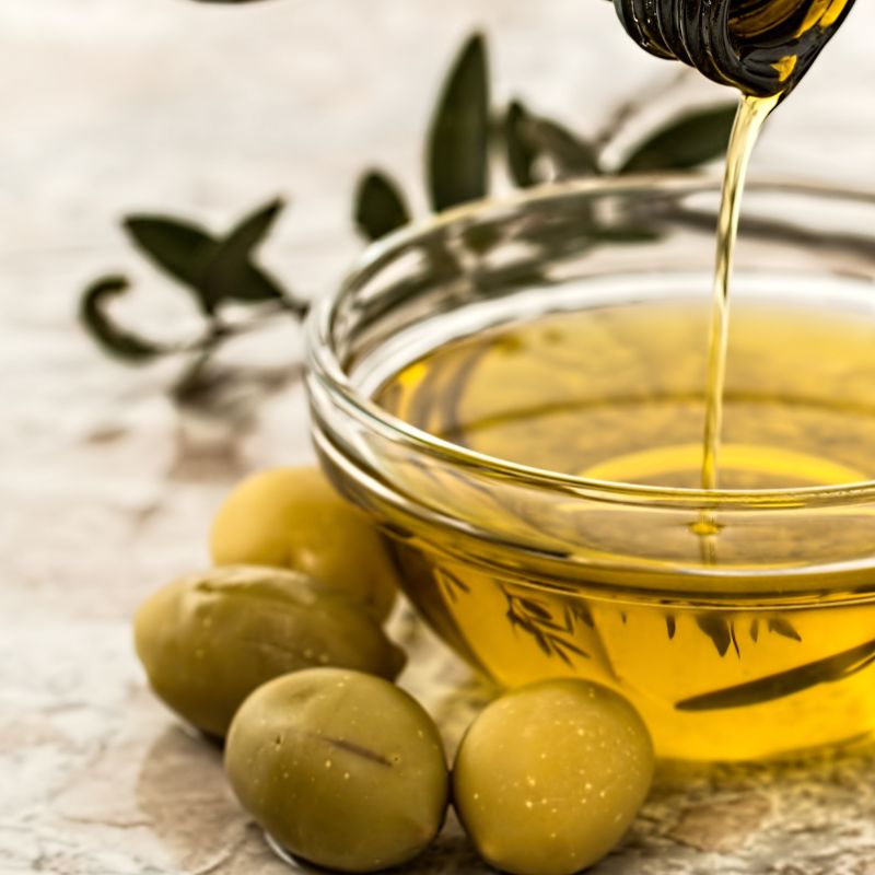 De la cuisine à la beauté : L'huile d'olive, l'alliée polyvalente de votre quotidien